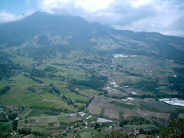 town of Cerro Punta and Volcan Baru in the background - photo by E. Lamparero